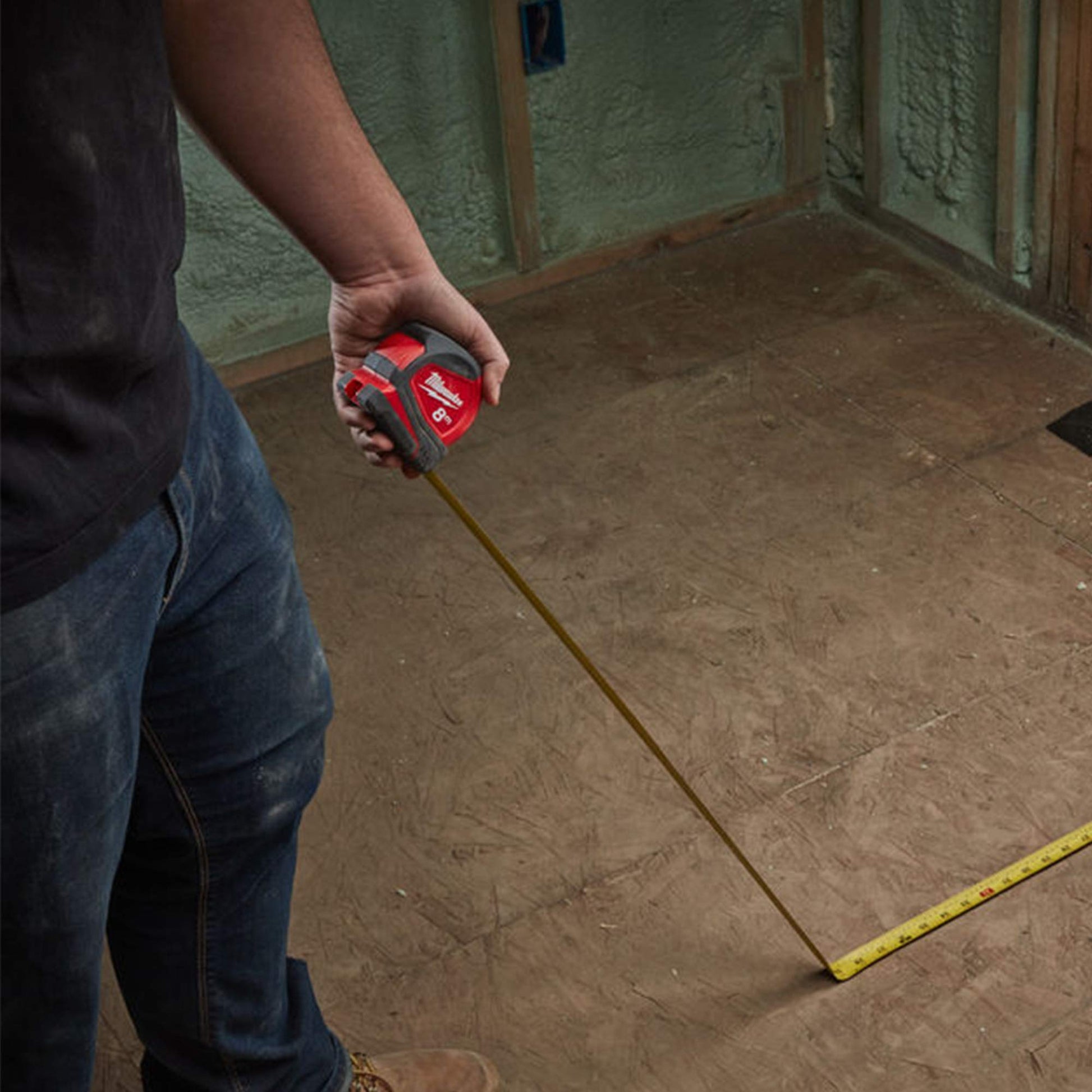 Buy now Milwaukee 4932459596 8m/26ft Pro Compact Tape Measure, Red at indiglob india