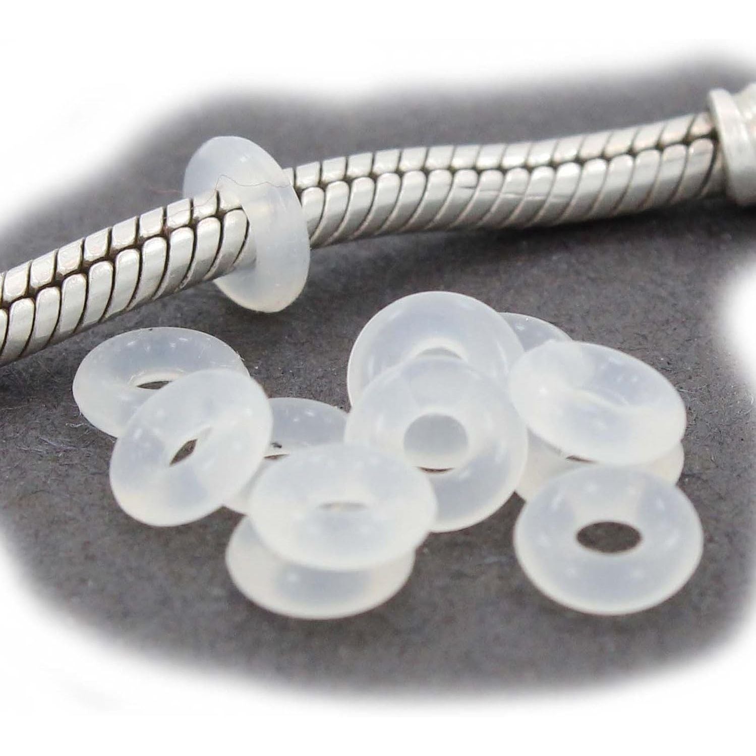 Buy now Yeshan Antique Silver Clip Lock Bead Charms with Rubber Stopper O-Rings at indiglob india