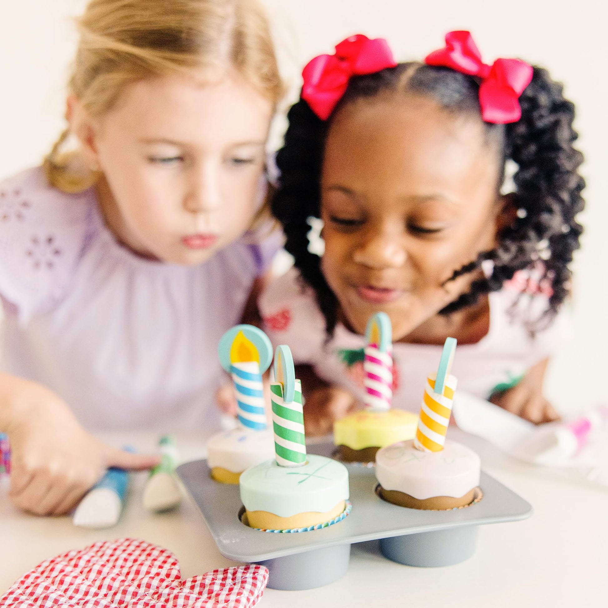Buy now Melissa & Doug Bake & Decorate Wooden Cupcake Kit, with Play Food, Toppings & Play Kitchen Accessories, Preschool Learning Toys for Girls & Boys 3+ at indiglob india