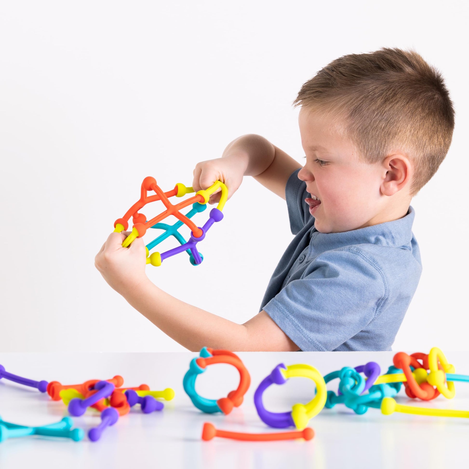 Buy now Fat Brain Toys Plip Kit, Building Toys for Creative Play, Creative Construction Play Set, Kids Toys Ages 5 to 12 at indiglob india