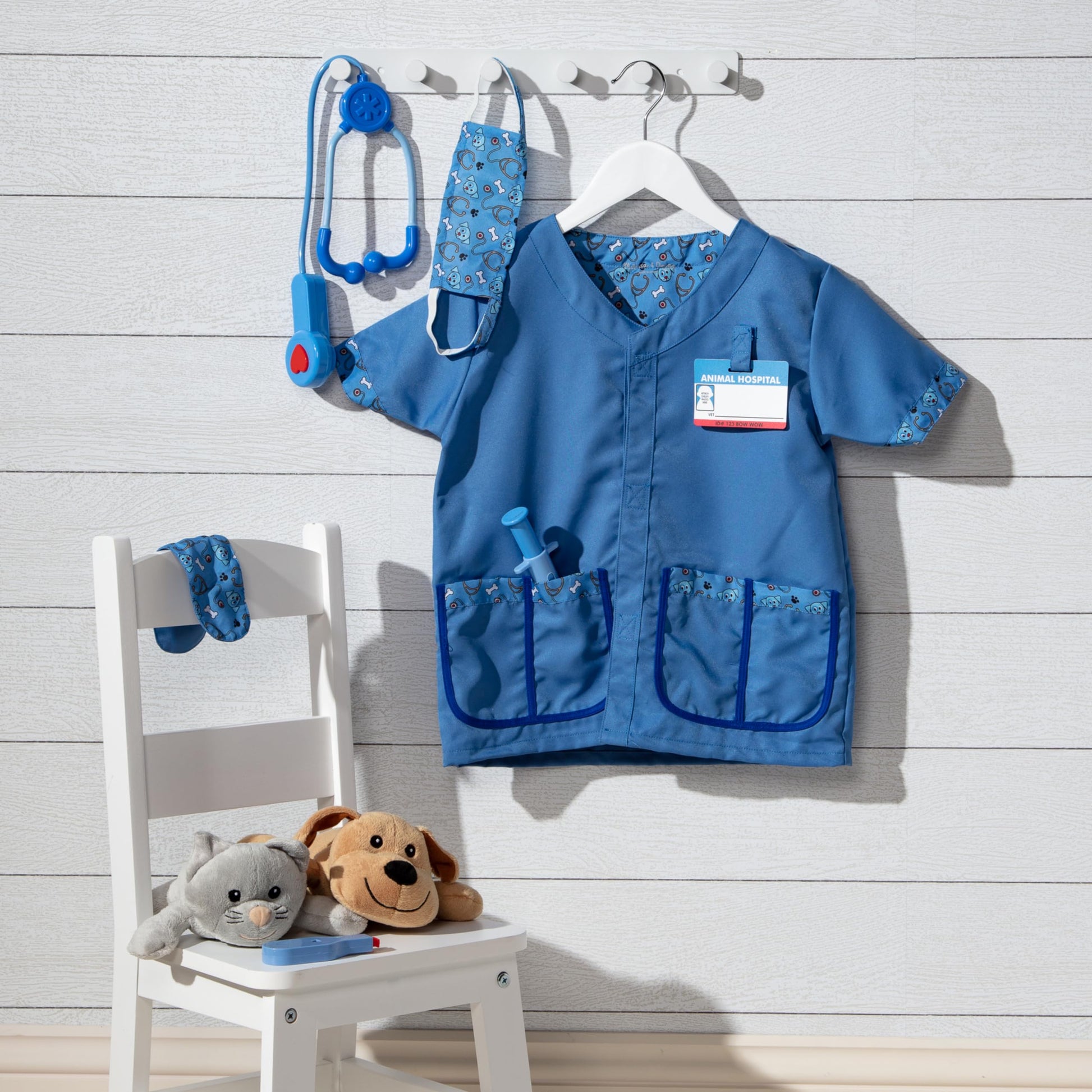 Buy now Melissa & Doug Veterinarian Role Play Costume Dress-Up Set (9 pcs) Kids Vet Costume Pretend Play Dress-Up at indiglob india